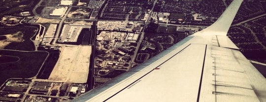 Aeroporto Internacional Pearson de Toronto (YYZ) is one of Toronto - June 2013.