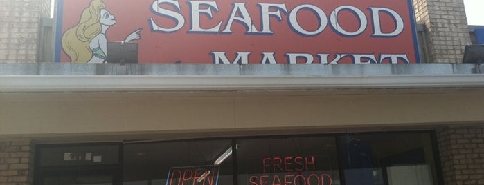Atlantic Beach Seafood Market is one of Tempat yang Disukai Eric.