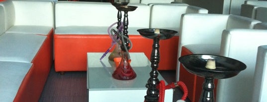 Tangerine Hookah Lounge is one of Locais curtidos por George.