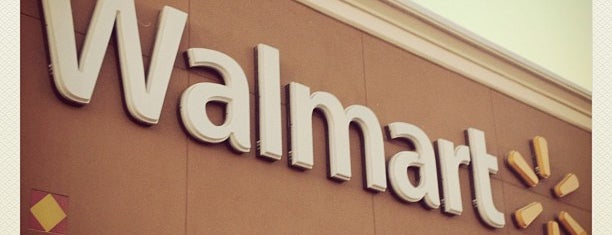 Walmart Supercenter is one of Tempat yang Disukai Mujde.