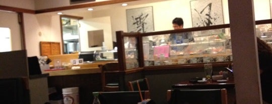 Sonobana Japanese Restaurant & Grocery is one of Krissy'in Beğendiği Mekanlar.