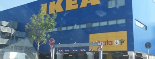 IKEA is one of Orte, die Simone gefallen.