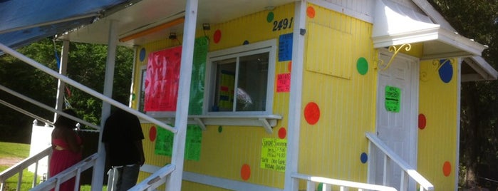 Candy's Snowballs is one of NOLA 15.