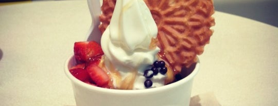 Pinkberry is one of Locais curtidos por Jessie.