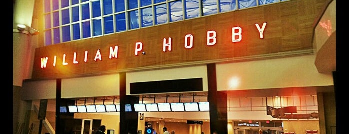 William P Hobby Airport (HOU) is one of Locais curtidos por Chris.