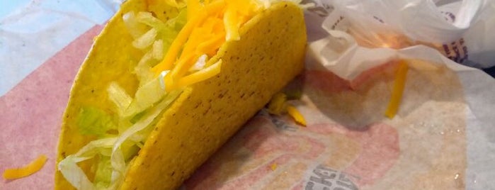 Taco Bell is one of Tempat yang Disukai Todd.