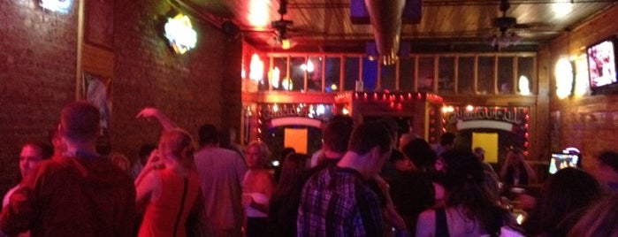JD Tucker's Bar is one of Brandi : понравившиеся места.
