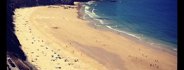 Praia da Arrifana is one of Lieux sauvegardés par Anna.