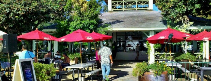 Queen's Surf Cafe And Lanai is one of Honolulu Breakfast Spots.