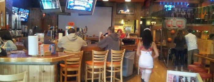 Hooters of Santa Monica is one of L.A. Places To Watch Games.