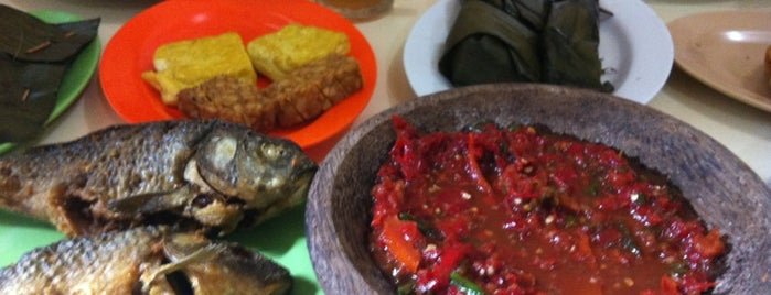 RM. Ibu Haji Cijantung Purwakarta (Cabang Bandung) is one of Eat, Preat & Loveat in Bandung.