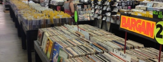 Vintage Vinyl is one of What makes St. Louis AWESOME!!!.