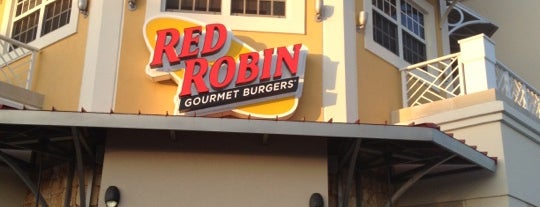 Red Robin Gourmet Burgers and Brews is one of Lugares guardados de Janeen.