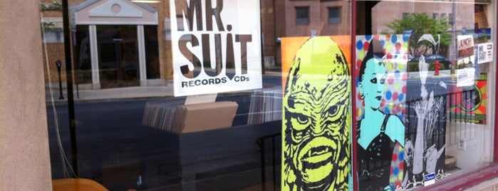 Mr. Suit Records is one of Jim'in Beğendiği Mekanlar.