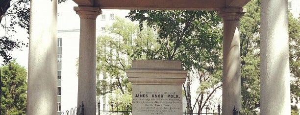 James K Polk Memorial Tomb is one of Lugares favoritos de Mike.