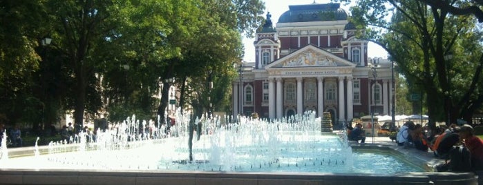 Градинката пред Народен театър is one of Favorite places.