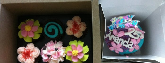 Lavish Cupcakes Inc. is one of Tempat yang Disukai Nadia.
