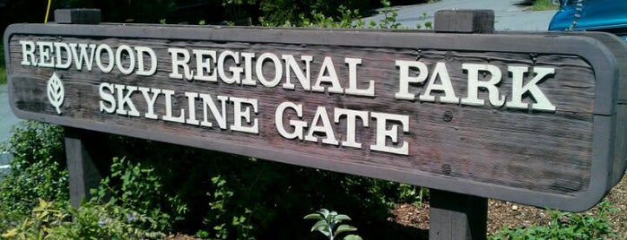 Redwood Park - Skyline Gate is one of Orte, die Debbie gefallen.