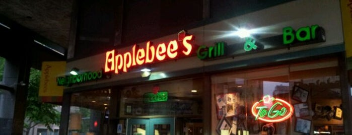 Applebee's Grill + Bar is one of Pratt Institute eats.