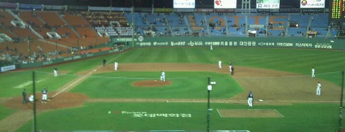 Sajik Baseball Stadium is one of Mia.