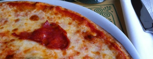 Pizzeria Coniglio Bianco is one of สถานที่ที่ Maria Alessandra ถูกใจ.