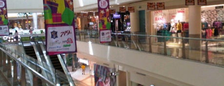 Galaxy Mall is one of Shopping Mall di Surabaya.