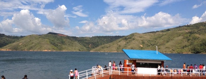 Centro Vacacional Comfandi Lago Calima is one of Orte, die Lulu gefallen.
