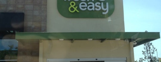 Fresh & Easy Neighborhood Market is one of Leさんのお気に入りスポット.