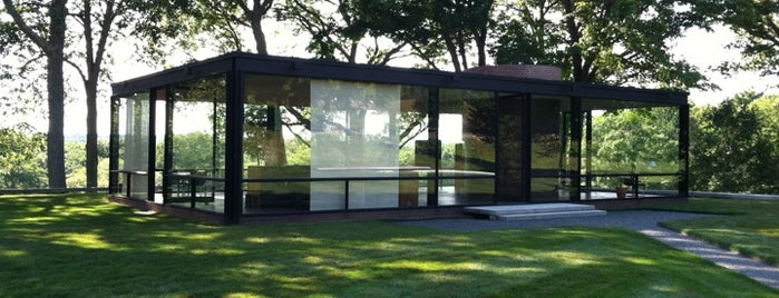 The Glass House is one of American Roadtrip.
