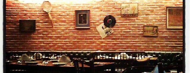Relik Tapas Bar and Lounge is one of Tempat yang Disukai Shank.