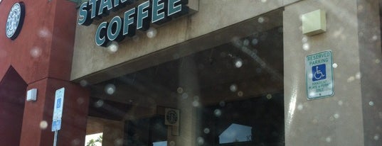 Starbucks is one of Orte, die Ben gefallen.