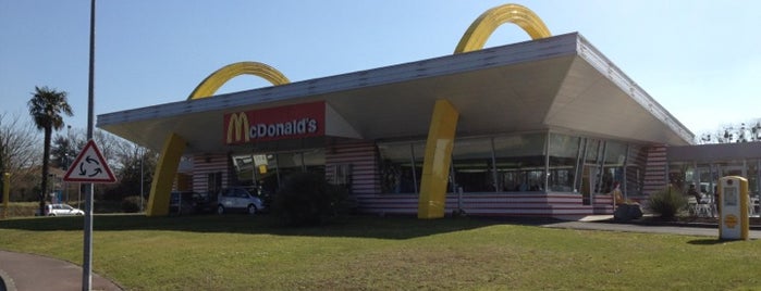 McDonald's is one of Restaurant Les BB Majeurs Bordeaux.