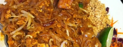 Pattaya Thai Cuisine is one of Locais curtidos por Gayla.