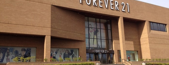 Forever 21 is one of Lieux qui ont plu à Vanessa.