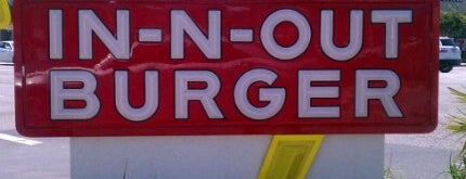 In-N-Out Burger is one of Andrew'in Kaydettiği Mekanlar.