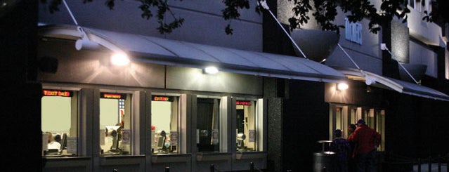 Carolina Panthers Ticket Office is one of Anthony'un Beğendiği Mekanlar.