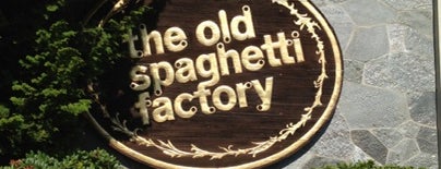 The Old Spaghetti Factory is one of สถานที่ที่ Jennifer ถูกใจ.