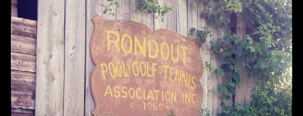 Rondout Country Club is one of สถานที่ที่บันทึกไว้ของ Michelle.