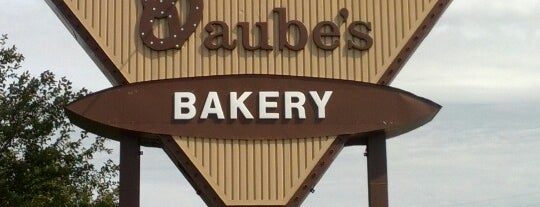 Daube's Bakery is one of S. : понравившиеся места.