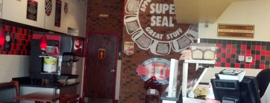Jimmy John's is one of Leoさんのお気に入りスポット.