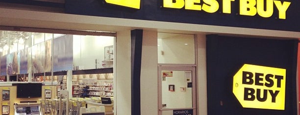 Best Buy is one of Lieux qui ont plu à خورخ دانيال.