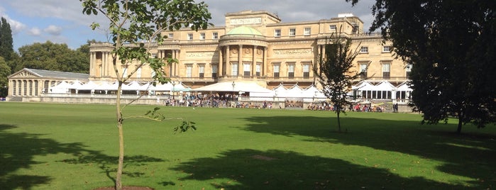 Buckingham Palace Garden is one of London.