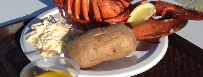 Duryea's Lobster Deck & Seafood Market is one of Montauk.