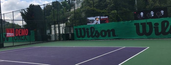 Performans Tenis Akademisi is one of Lugares favoritos de Emrah.