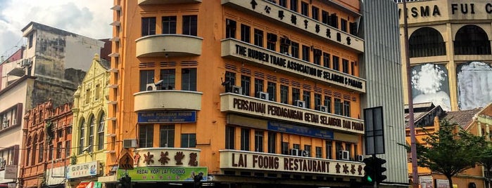 7 eleven @ Jalan Hang Kasturi is one of สถานที่ที่ Nico ถูกใจ.