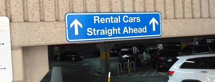 Avis Car Rental is one of Tempat yang Disukai Brad.