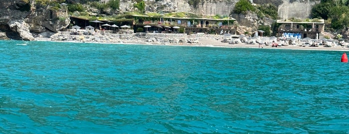 Eco del Mare is one of Cinque Terre.