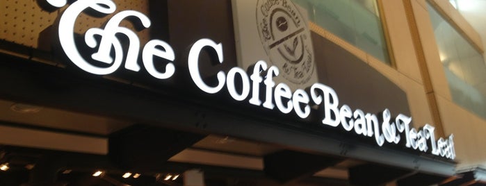 The Coffee Bean and Tea Leaf is one of Locais curtidos por Joey.