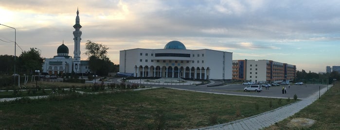 Нұр Мұбарақ мешіті / Мечеть Нур Мубарак is one of สถานที่ที่ Emin ถูกใจ.
