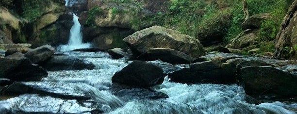 Cachoeira Véu da Noiva is one of Locais curtidos por Mayara.